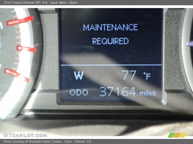 Super White / Black 2014 Toyota 4Runner SR5 4x4