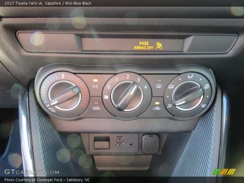 Controls of 2017 Yaris iA 