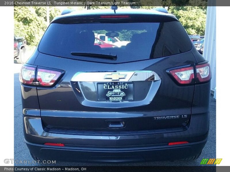 Tungsten Metallic / Dark Titanium/Light Titanium 2016 Chevrolet Traverse LS