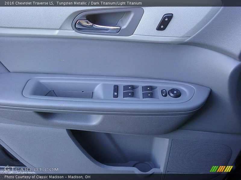 Tungsten Metallic / Dark Titanium/Light Titanium 2016 Chevrolet Traverse LS