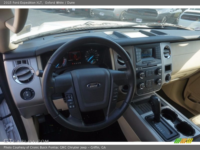 Oxford White / Dune 2015 Ford Expedition XLT