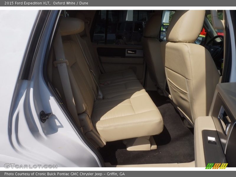 Oxford White / Dune 2015 Ford Expedition XLT
