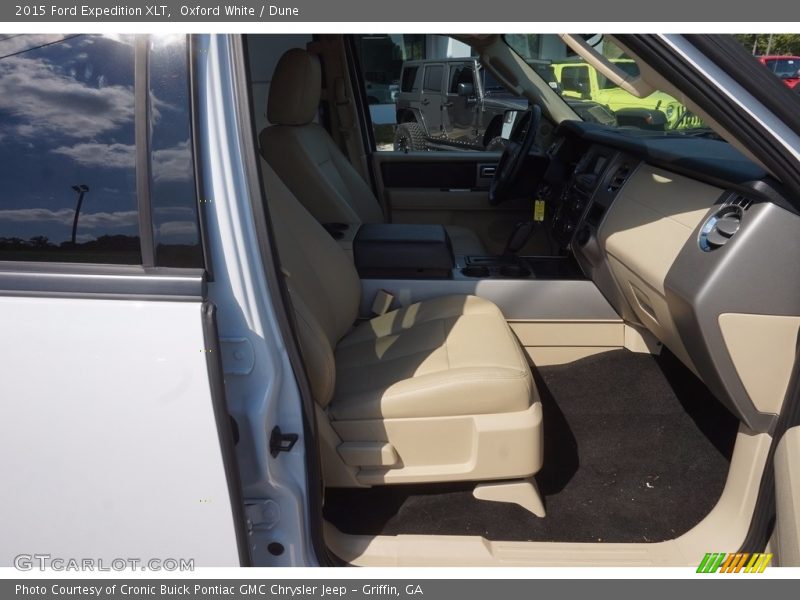 Oxford White / Dune 2015 Ford Expedition XLT