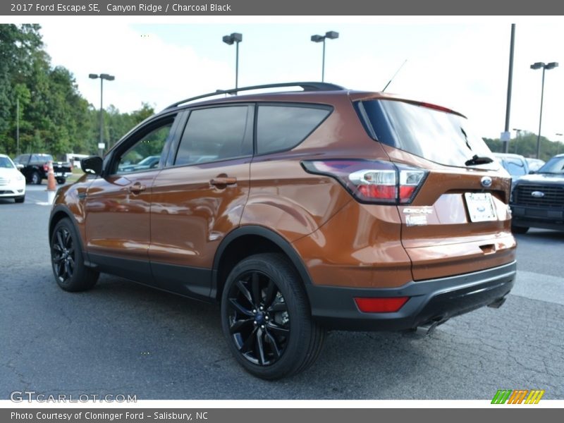 Canyon Ridge / Charcoal Black 2017 Ford Escape SE