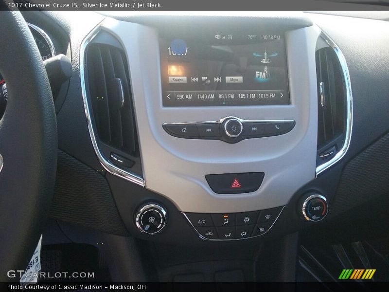 Silver Ice Metallic / Jet Black 2017 Chevrolet Cruze LS