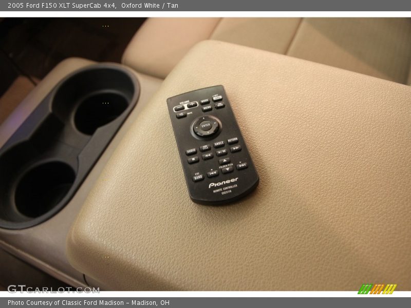 Oxford White / Tan 2005 Ford F150 XLT SuperCab 4x4