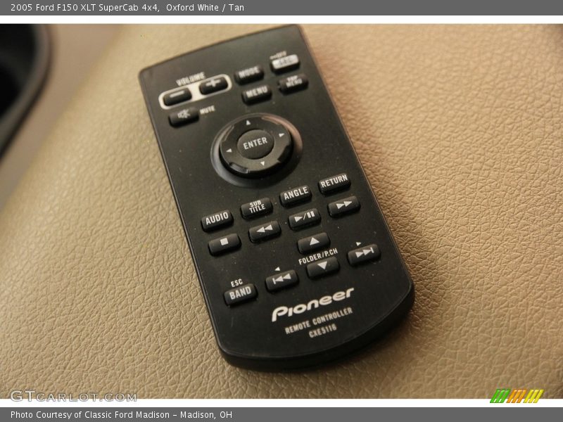 Oxford White / Tan 2005 Ford F150 XLT SuperCab 4x4