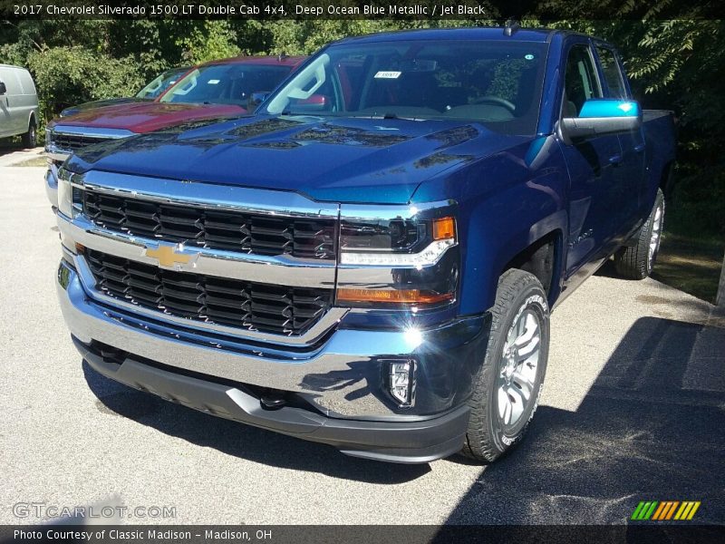 Deep Ocean Blue Metallic / Jet Black 2017 Chevrolet Silverado 1500 LT Double Cab 4x4