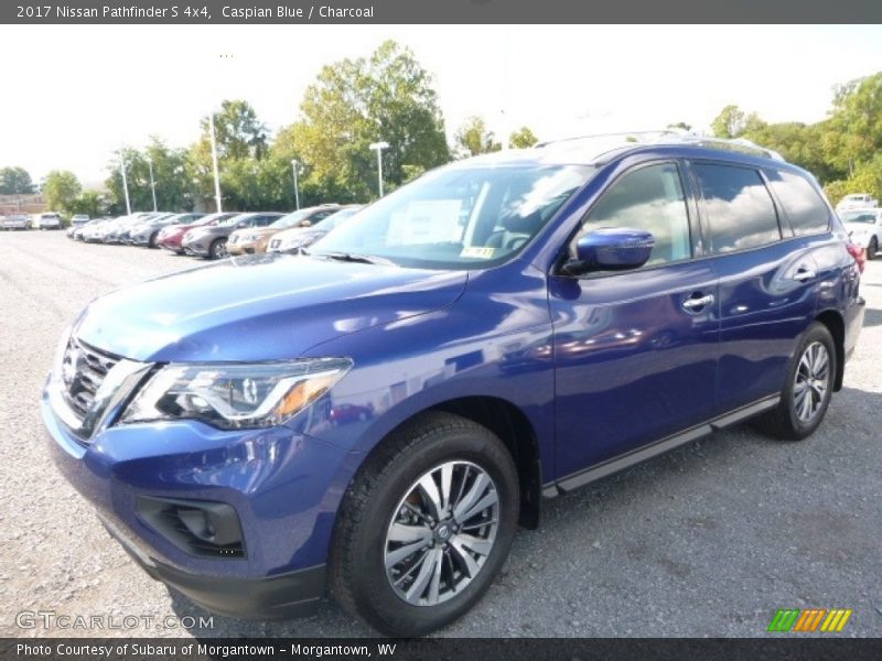 Front 3/4 View of 2017 Pathfinder S 4x4