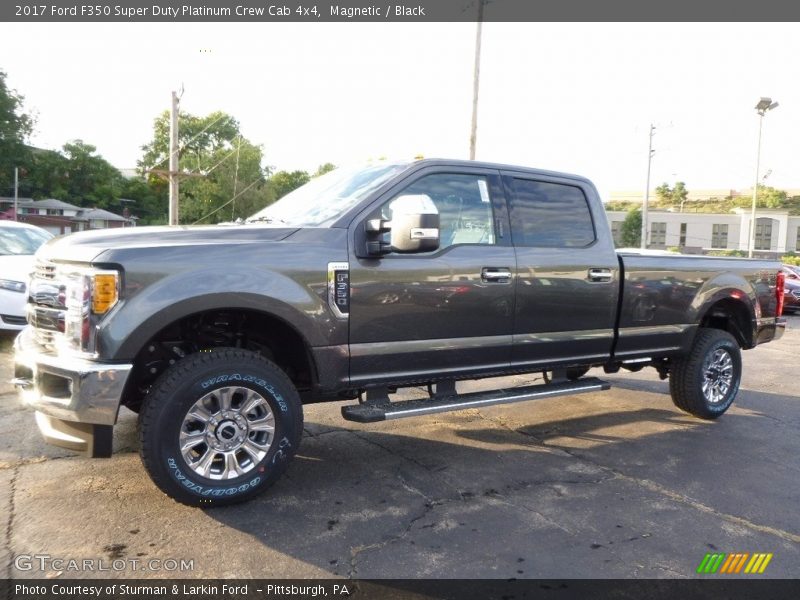 Front 3/4 View of 2017 F350 Super Duty Platinum Crew Cab 4x4