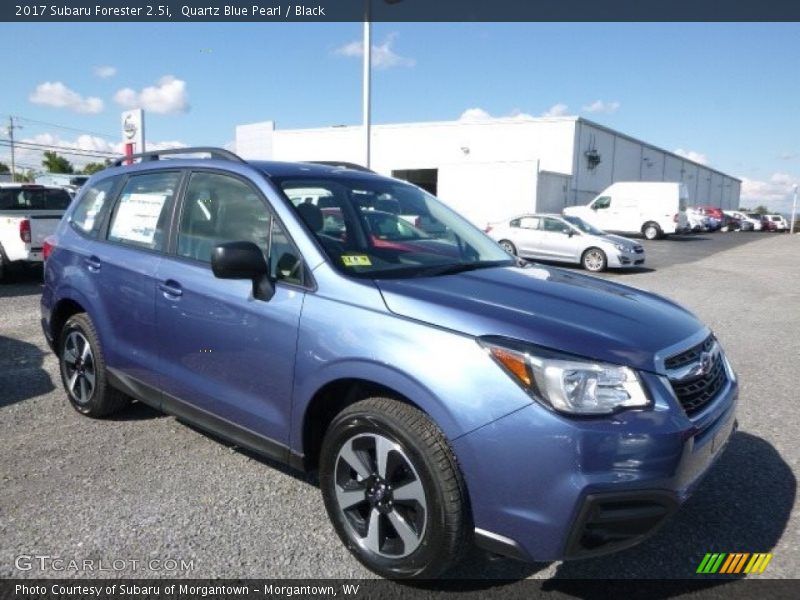 Front 3/4 View of 2017 Forester 2.5i