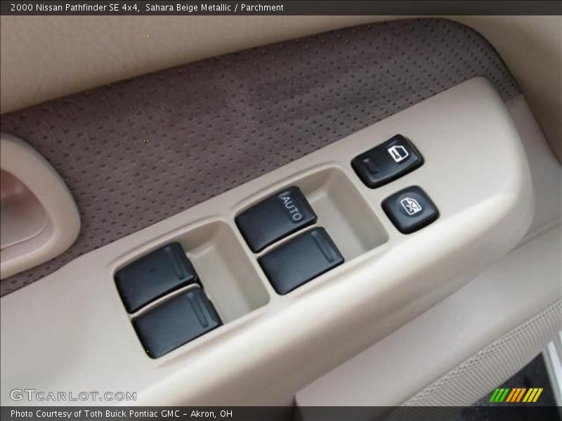 Sahara Beige Metallic / Parchment 2000 Nissan Pathfinder SE 4x4