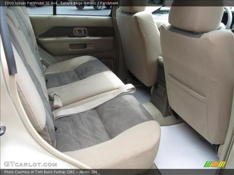 Sahara Beige Metallic / Parchment 2000 Nissan Pathfinder SE 4x4
