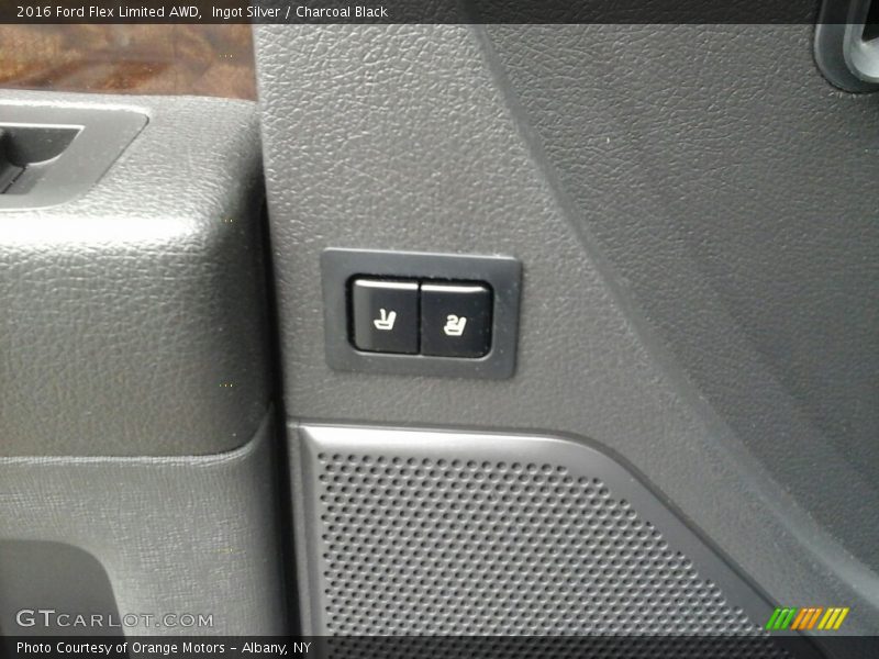 Ingot Silver / Charcoal Black 2016 Ford Flex Limited AWD