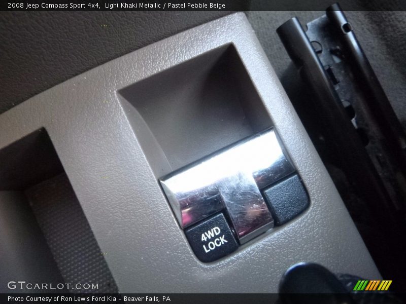 Light Khaki Metallic / Pastel Pebble Beige 2008 Jeep Compass Sport 4x4