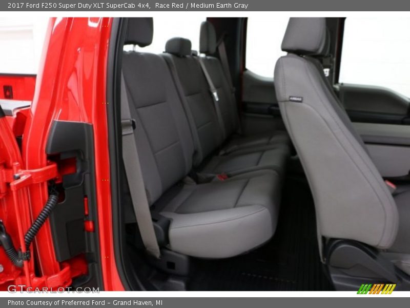 Race Red / Medium Earth Gray 2017 Ford F250 Super Duty XLT SuperCab 4x4
