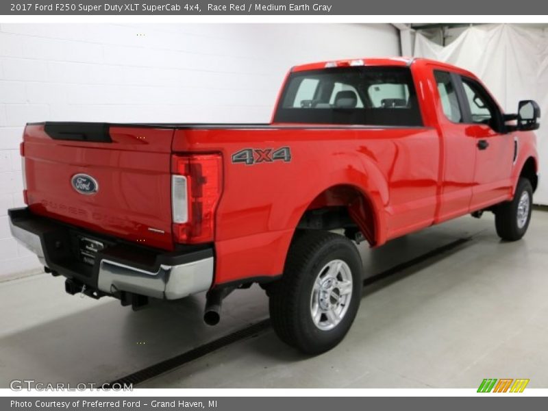 Race Red / Medium Earth Gray 2017 Ford F250 Super Duty XLT SuperCab 4x4