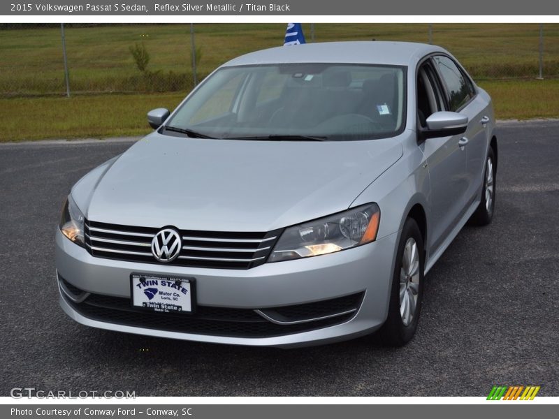 Reflex Silver Metallic / Titan Black 2015 Volkswagen Passat S Sedan