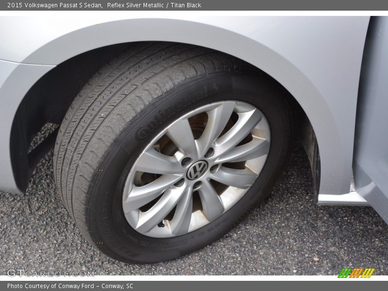 Reflex Silver Metallic / Titan Black 2015 Volkswagen Passat S Sedan