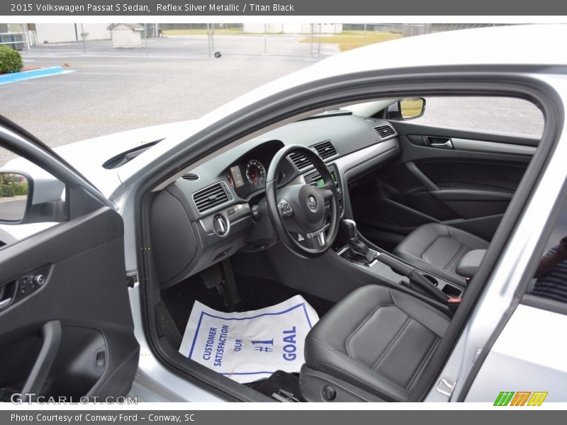 Reflex Silver Metallic / Titan Black 2015 Volkswagen Passat S Sedan