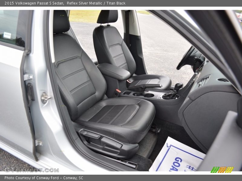 Reflex Silver Metallic / Titan Black 2015 Volkswagen Passat S Sedan