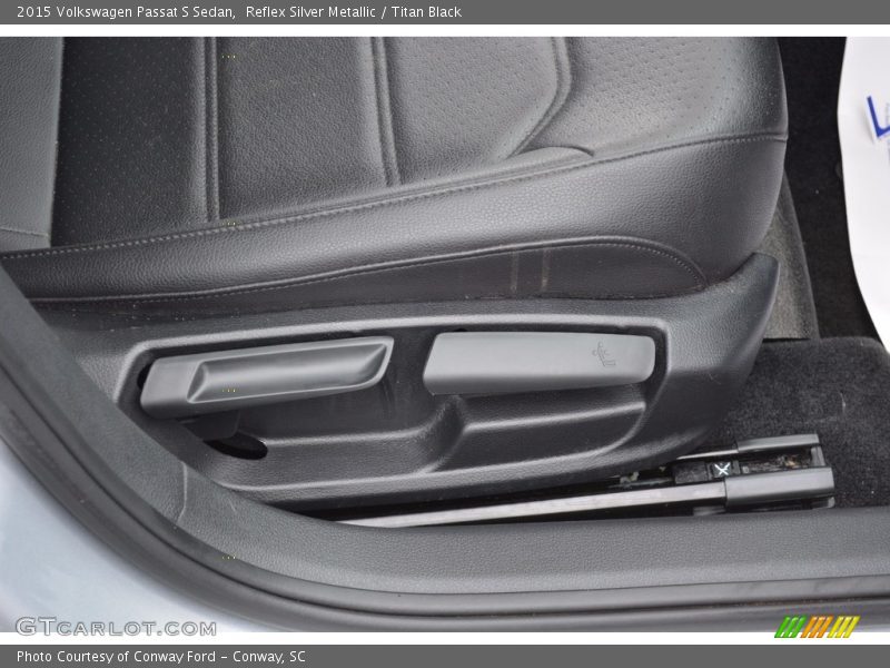 Reflex Silver Metallic / Titan Black 2015 Volkswagen Passat S Sedan