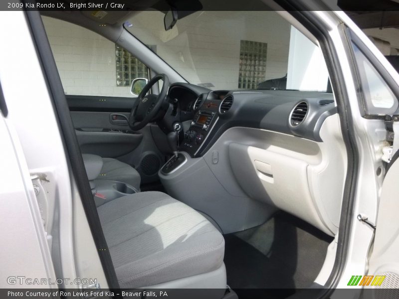 Bright Silver / Gray 2009 Kia Rondo LX