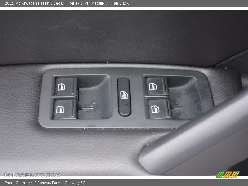 Reflex Silver Metallic / Titan Black 2015 Volkswagen Passat S Sedan
