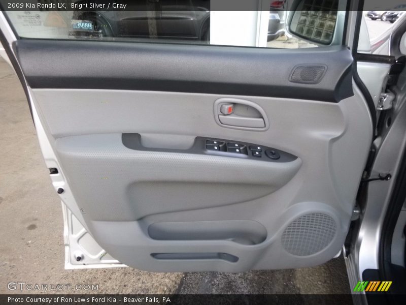 Bright Silver / Gray 2009 Kia Rondo LX