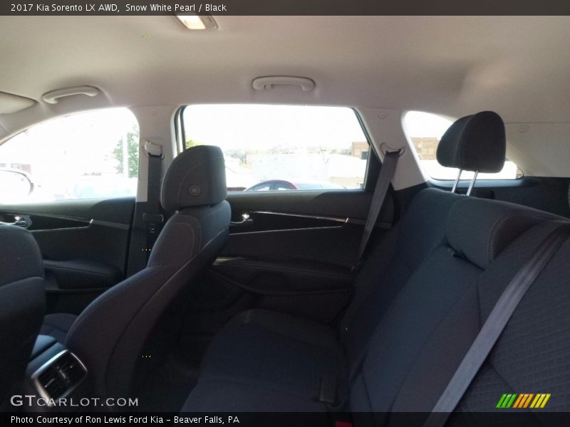 Snow White Pearl / Black 2017 Kia Sorento LX AWD