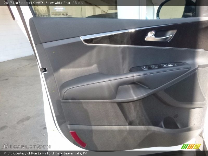 Snow White Pearl / Black 2017 Kia Sorento LX AWD