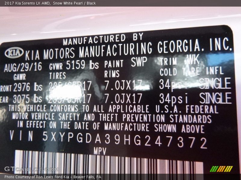 Snow White Pearl / Black 2017 Kia Sorento LX AWD
