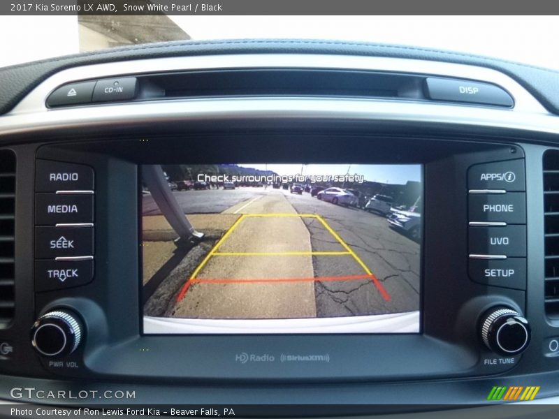 Snow White Pearl / Black 2017 Kia Sorento LX AWD