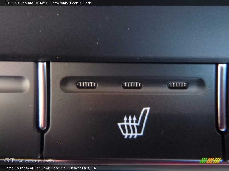 Snow White Pearl / Black 2017 Kia Sorento LX AWD