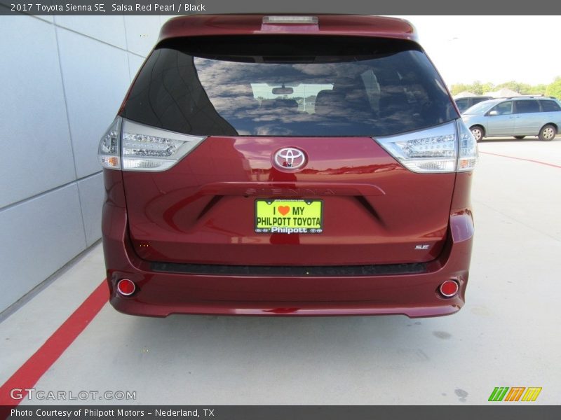 Salsa Red Pearl / Black 2017 Toyota Sienna SE