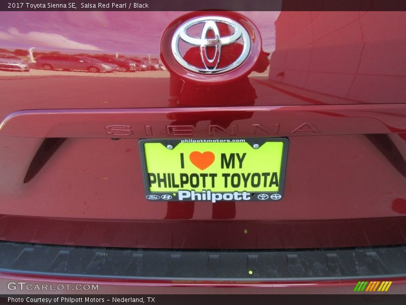 Salsa Red Pearl / Black 2017 Toyota Sienna SE