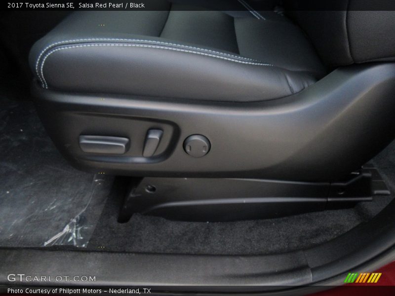 Salsa Red Pearl / Black 2017 Toyota Sienna SE