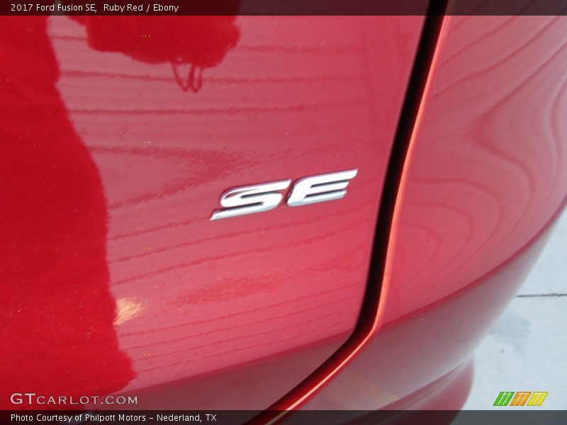 Ruby Red / Ebony 2017 Ford Fusion SE