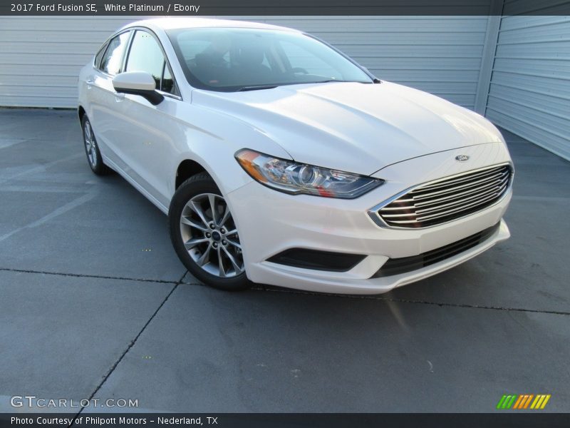 White Platinum / Ebony 2017 Ford Fusion SE