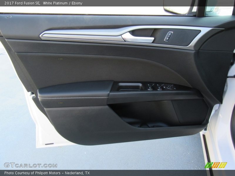 White Platinum / Ebony 2017 Ford Fusion SE