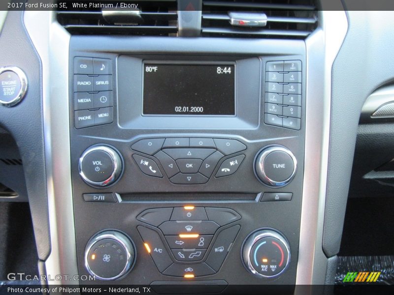 White Platinum / Ebony 2017 Ford Fusion SE