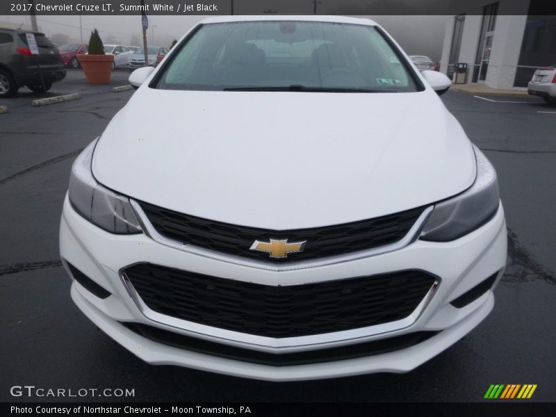 Summit White / Jet Black 2017 Chevrolet Cruze LT