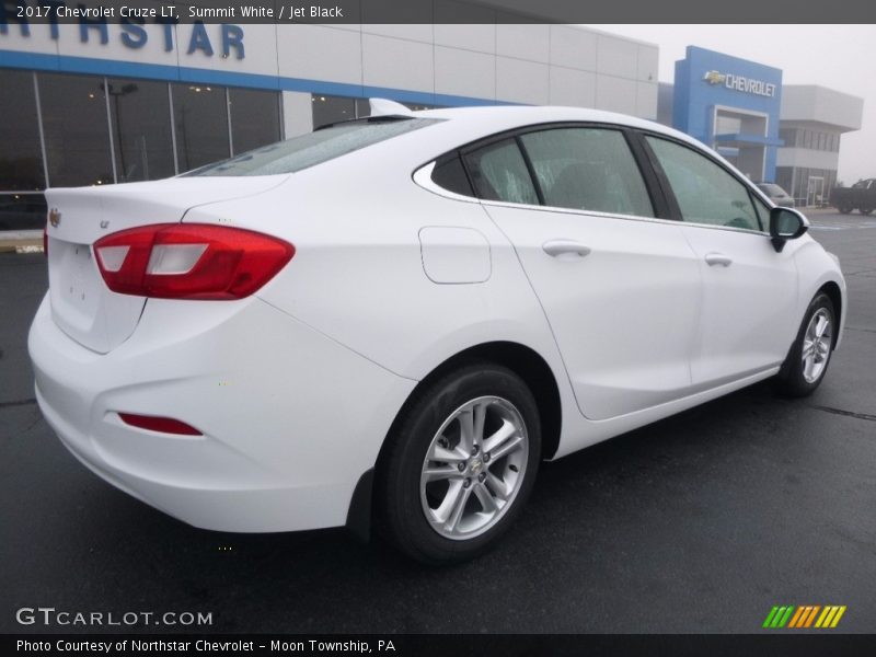 Summit White / Jet Black 2017 Chevrolet Cruze LT
