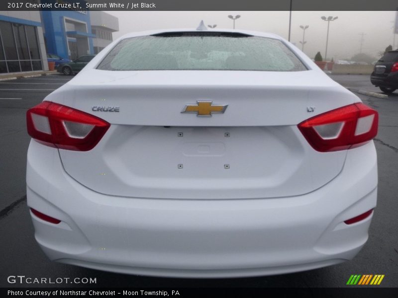 Summit White / Jet Black 2017 Chevrolet Cruze LT