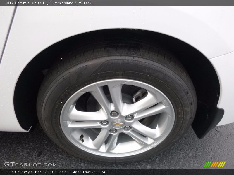 Summit White / Jet Black 2017 Chevrolet Cruze LT