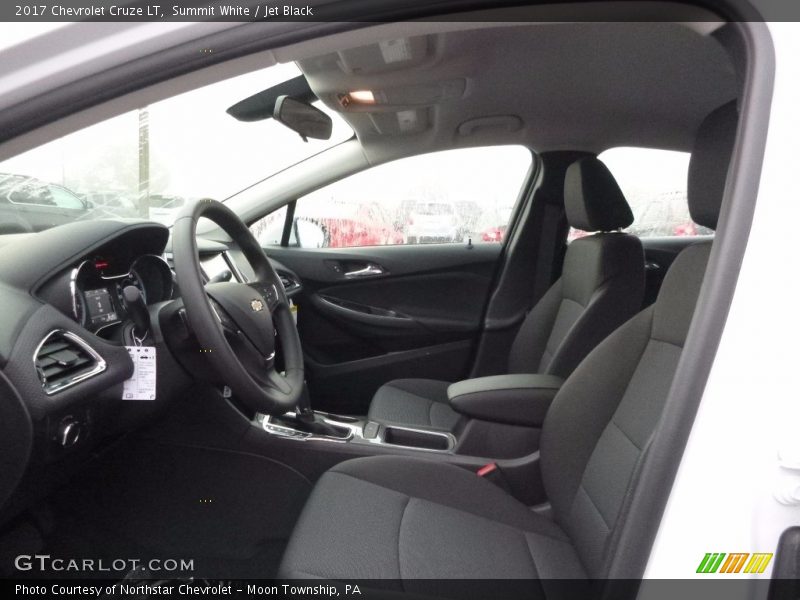 Summit White / Jet Black 2017 Chevrolet Cruze LT
