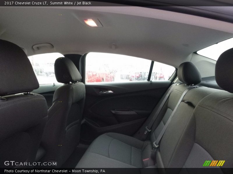 Summit White / Jet Black 2017 Chevrolet Cruze LT
