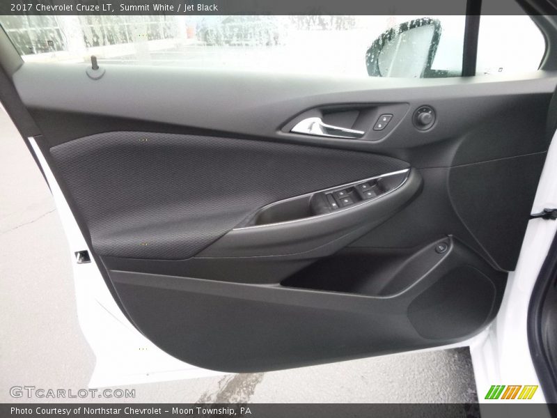 Summit White / Jet Black 2017 Chevrolet Cruze LT