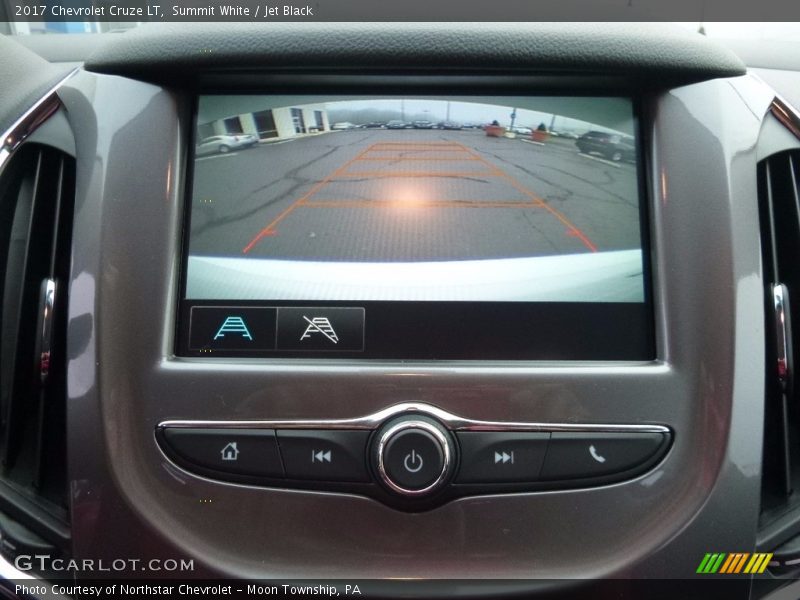 Summit White / Jet Black 2017 Chevrolet Cruze LT