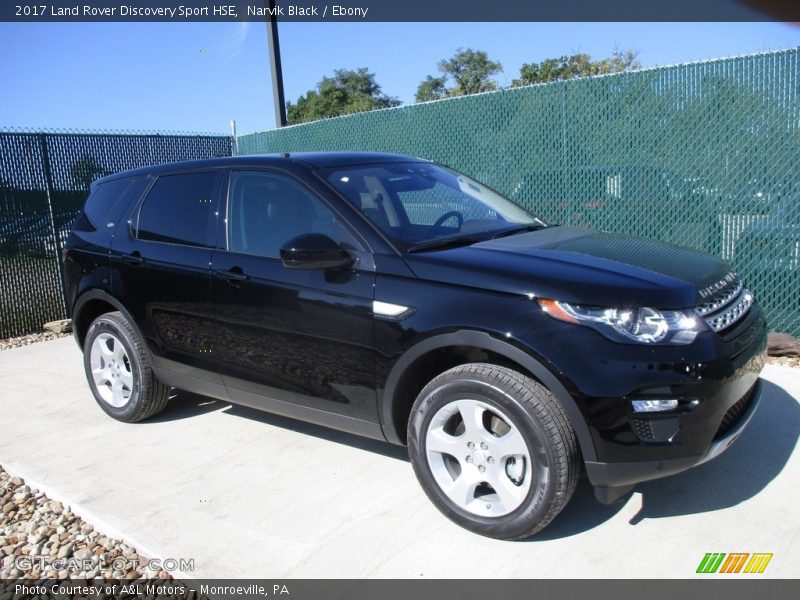Front 3/4 View of 2017 Discovery Sport HSE